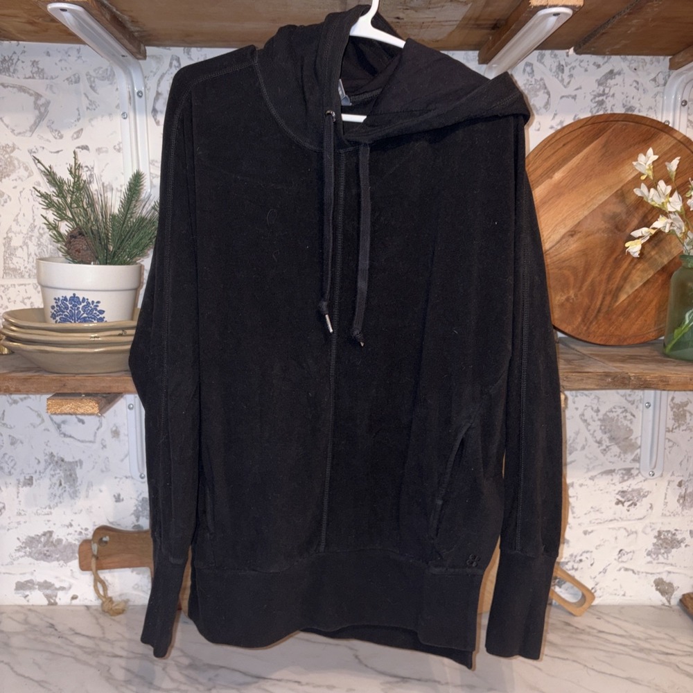 Sweatty Betty London Women's M Cozy Pullover Activewear Black Hoodie Pockets